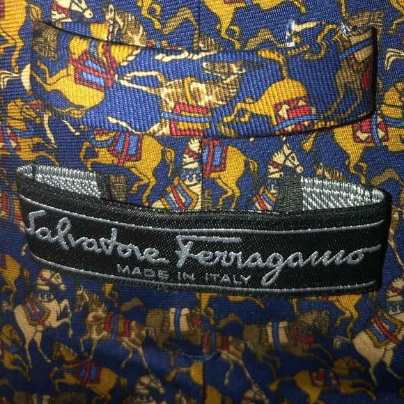 Salvatore Ferragamo Necktie - Picture 8 of 8